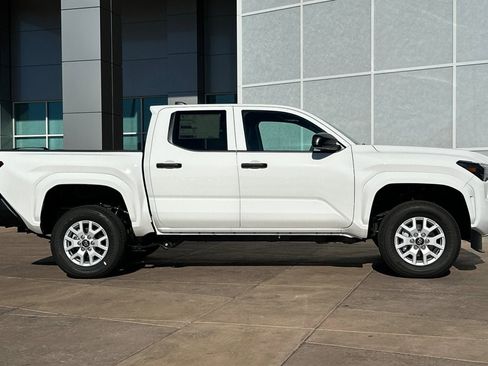 New 2026 Toyota Tacoma SR image 3