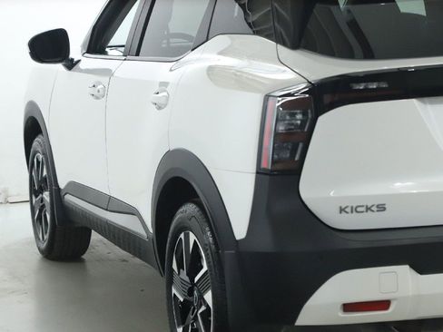 Certified 2025 Nissan Kicks SV image 43