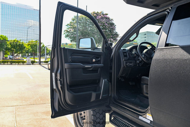 Used 2024 RAM 5500 4x4 Crew Cab image 21