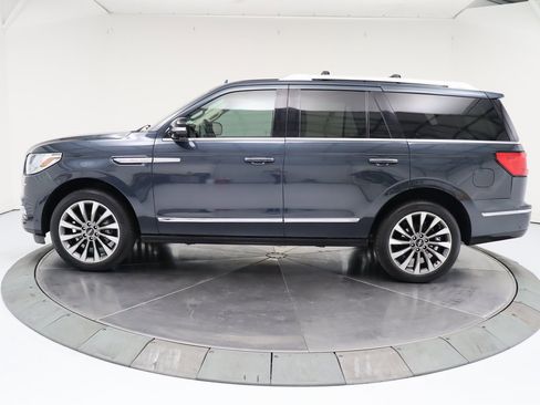 Used 2021 Lincoln Navigator Reserve w/ Luxury Package image 2