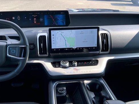 Certified 2025 Ford Expedition Active AWD/4WD image 5