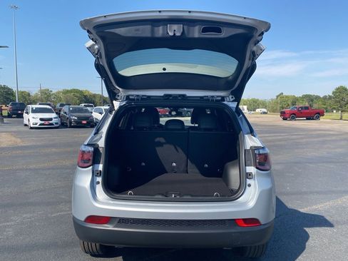 New 2026 Jeep Compass Latitude AWD/4WD image 38