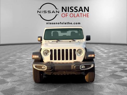 Used 2023 Jeep Gladiator Sport image 29