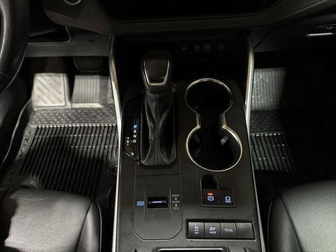 Certified 2021 Toyota Highlander XLE image 34