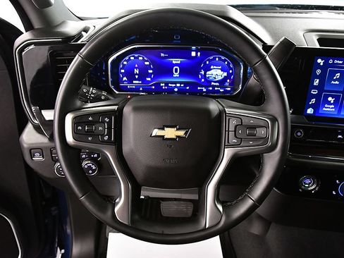 Used 2023 Chevrolet Silverado 1500 LT AWD/4WD image 19
