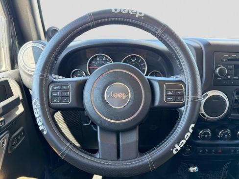 Used 2013 Jeep Wrangler Unlimited Sahara w/ Connectivity Group AWD/4WD image 22