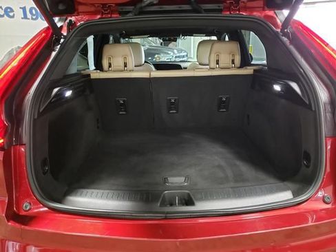 Used 2024 Cadillac XT4 Luxury w/ Cold Weather Package AWD/4WD image 5