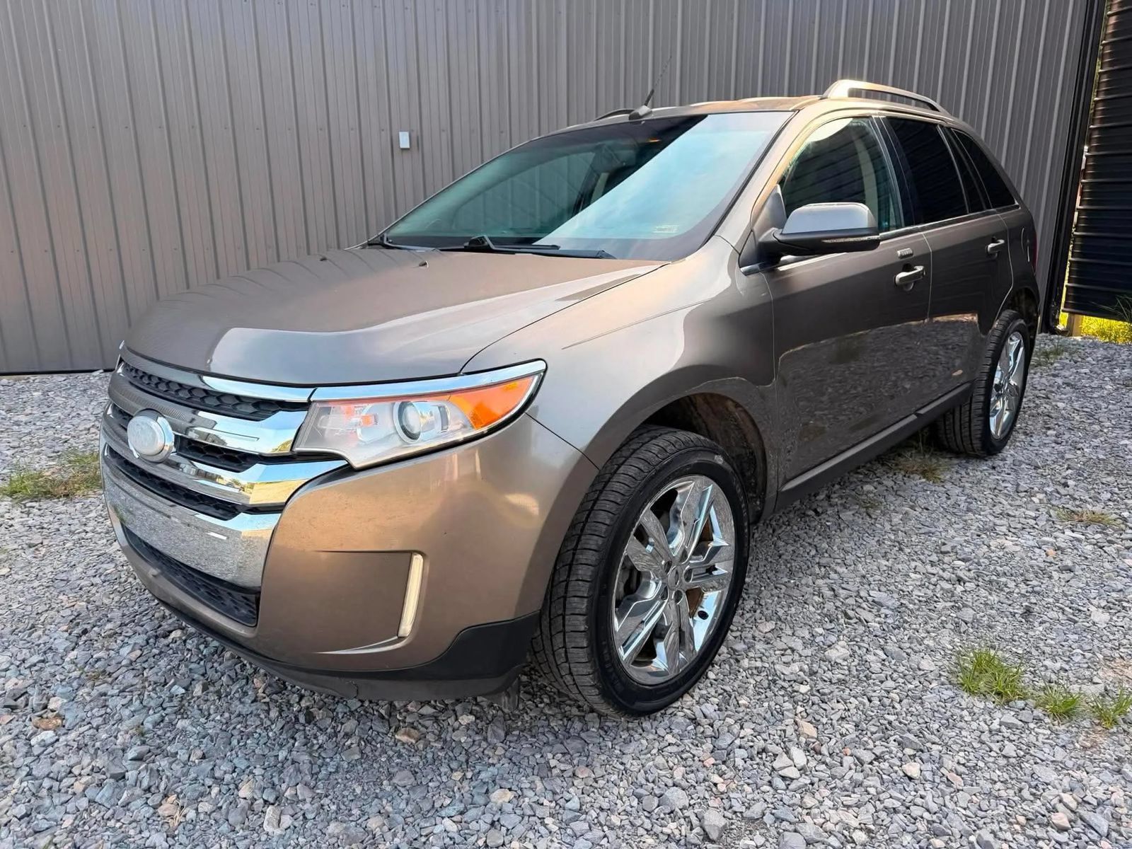 Used 2013 Ford Edge Limited w/ Driver Entry Pkg FWD image 1