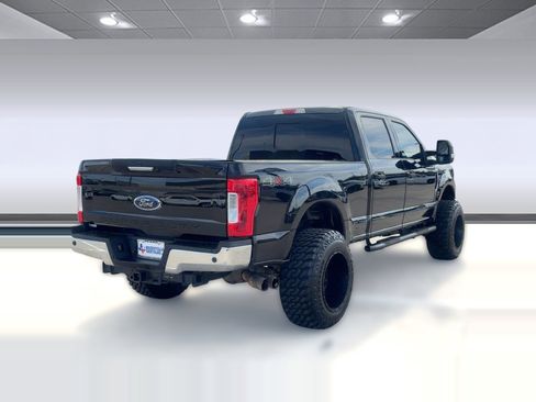 Used 2018 Ford F250 Lariat image 9