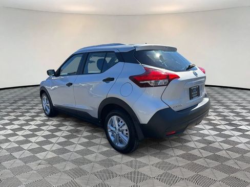 Used 2018 Nissan Kicks S FWD image 5