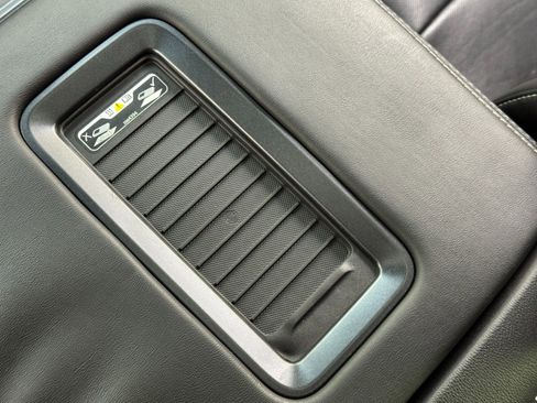 Used 2015 Chevrolet Suburban LTZ image 33