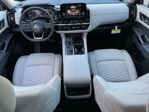 New 2025 Nissan Pathfinder SV image 20