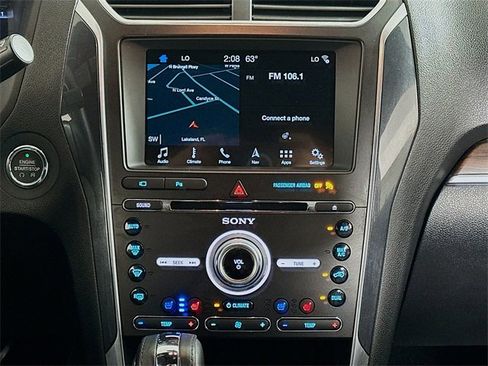 Used 2018 Ford Explorer Limited image 16