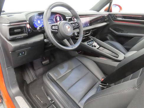 Certified 2025 Porsche Macan Electric RWD image 4