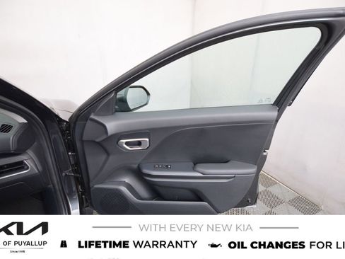 New 2026 Kia K4 LXS image 15