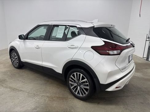 Used 2023 Nissan Kicks SV FWD image 7