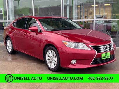 Used 2014 Lexus ES 300h w/ Luxury Package w/Bamboo Trim