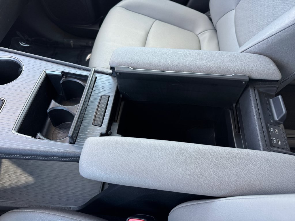 Certified 2025 Toyota Sienna XLE AWD/4WD image 29