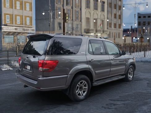 Used 2006 Toyota Sequoia SR5 image 5