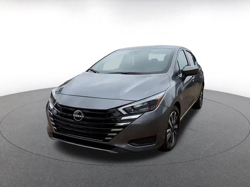 Used 2025 Nissan Versa SV image 7