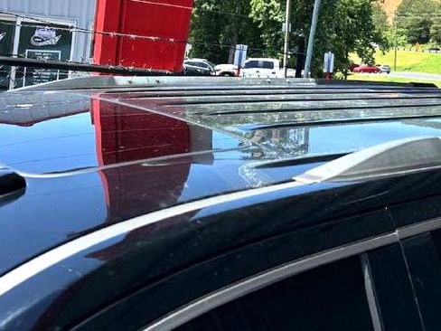 Used 2017 Chevrolet Suburban Premier image 12