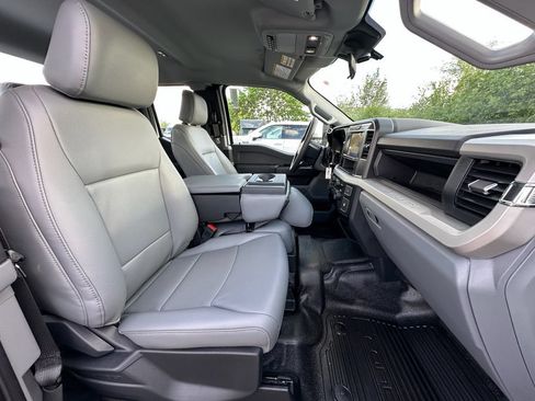 New 2026 Ford F250 XL w/ XL Chrome Package AWD/4WD image 21