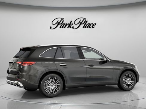 Used 2026 Mercedes-Benz GLC 300 4MATIC image 23