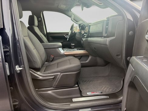 Used 2023 Chevrolet Silverado 1500 LT Trail Boss w/ LPO, Dark Essentials Package image 17