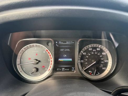 Used 2017 Nissan Titan PRO-4X w/ Pro-4x Convenience Package AWD/4WD image 17