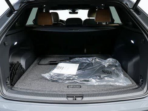 New 2026 Volkswagen Atlas Cross Sport SEL R-Line image 28