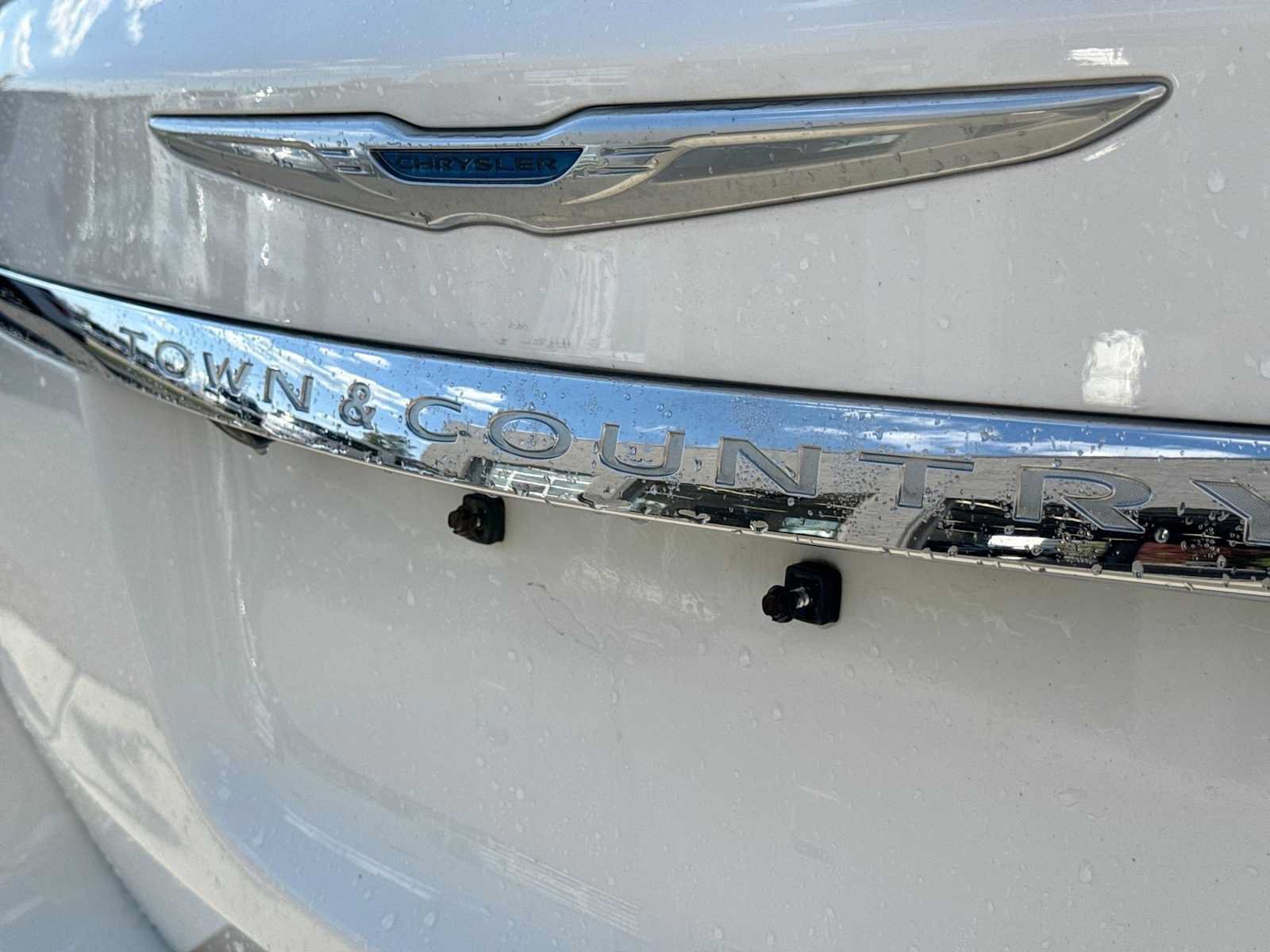Used 2014 Chrysler Town & Country Touring-L FWD image 12
