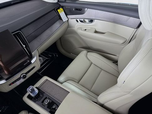 New 2026 Volvo XC90 T8 Ultra w/ Protection Package Premier image 24