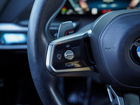 Used 2023 BMW 740i w/ Parking Assistance Package image 28