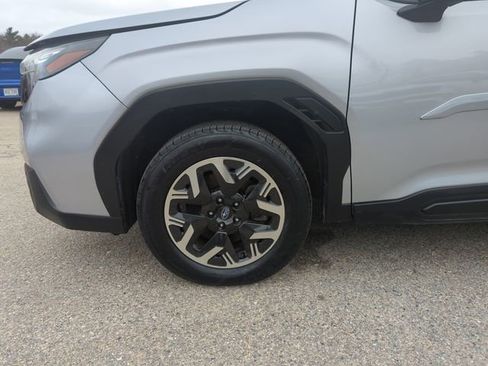 Used 2025 Subaru Forester Premium image 30