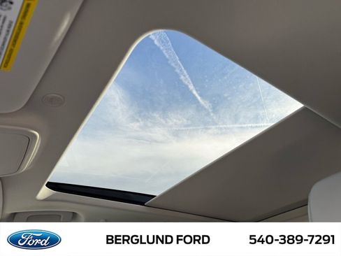 New 2026 Ford Explorer Active w/ Active Comfort Package image 7