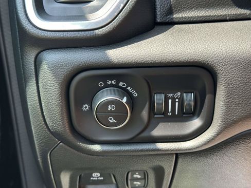 Used 2023 RAM 1500 Laramie AWD/4WD image 27