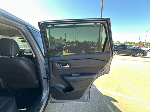 Used 2024 Nissan Rogue SL w/ SL Premium Package FWD image 21
