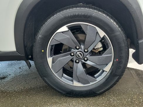 Used 2025 Nissan Rogue SV FWD image 29