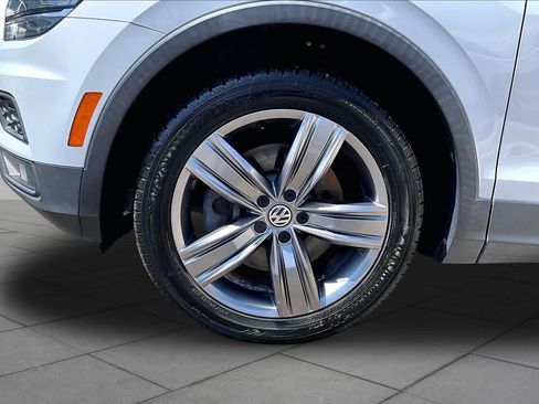 Used 2018 Volkswagen Tiguan SEL Premium FWD image 13