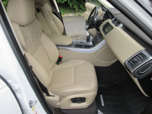 Used 2016 Land Rover Range Rover Sport SE AWD/4WD image 21