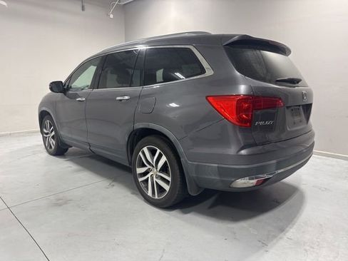 Used 2018 Honda Pilot Touring image 8