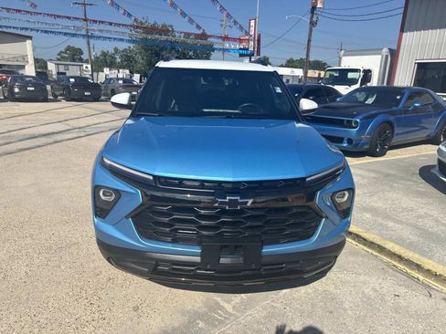 Used 2025 Chevrolet TrailBlazer ACTIV w/ Convenience Package image 2