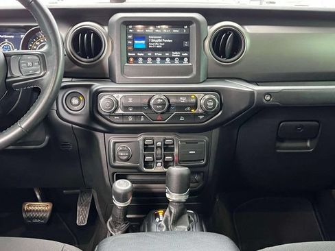 Used 2021 Jeep Gladiator Sport AWD/4WD image 15