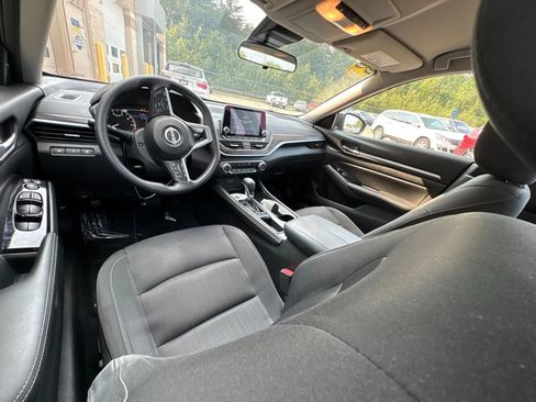 Used 2023 Nissan Altima 2.5 SV FWD image 6