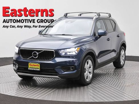 Used 2021 Volvo XC40 T5 Momentum AWD/4WD image 1
