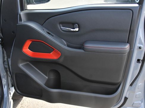 Used 2023 Nissan Frontier Pro-X w/ Pro Convenience Package image 49