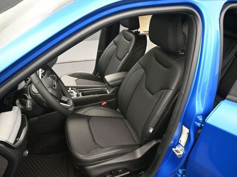 New 2025 Jeep Compass Latitude w/ Sun & Sound Group image 11