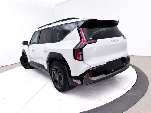 Used 2024 Kia EV9 GT-Line AWD/4WD image 2