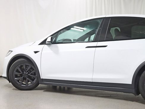 Used 2023 Tesla Model X image 12