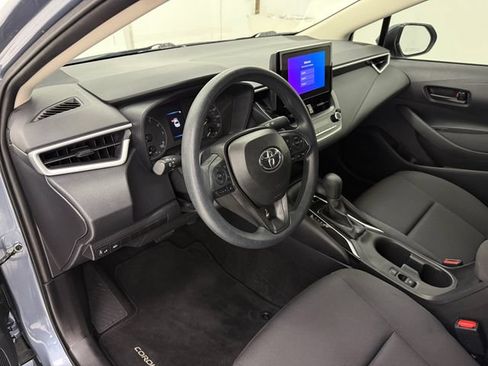 Used 2025 Toyota Corolla LE FWD image 8